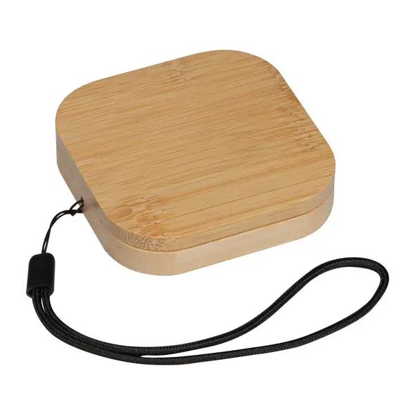 Kabel- und Adapterset in einer Bambusbox